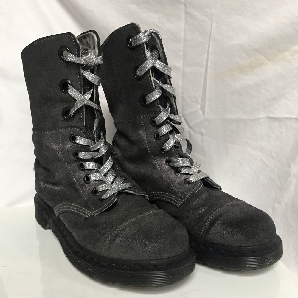 Pewter AMILIE Triumph boot - Dr. Martens